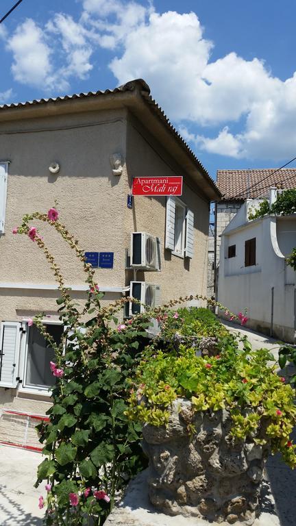 Apartments Mali Raj Vranjic Ruang foto