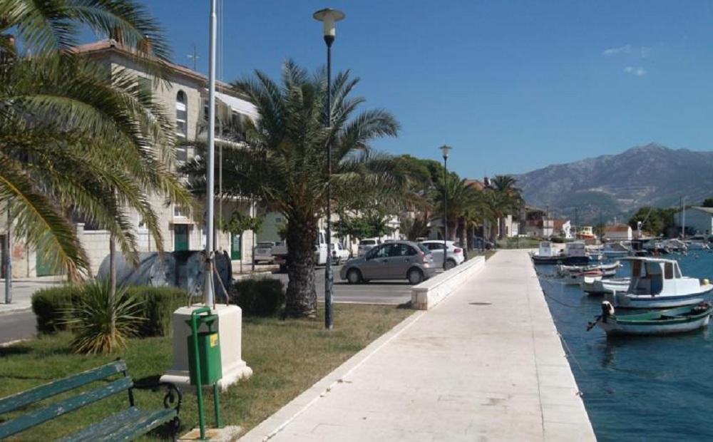 Apartments Mali Raj Vranjic Bagian luar foto