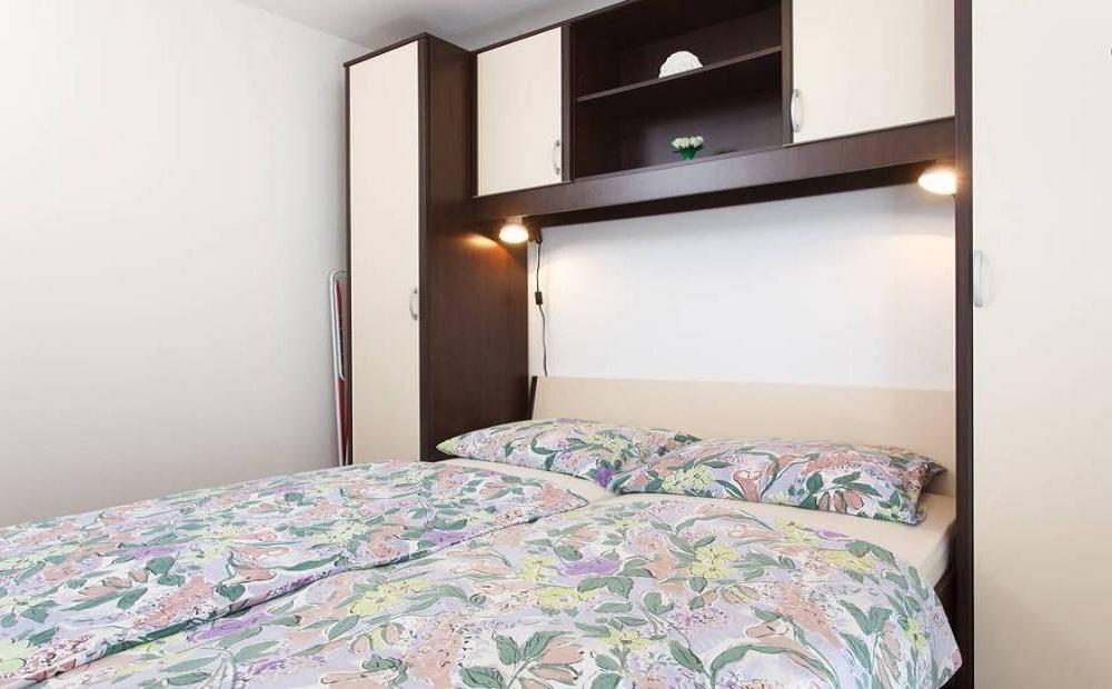 Apartments Mali Raj Vranjic Bagian luar foto