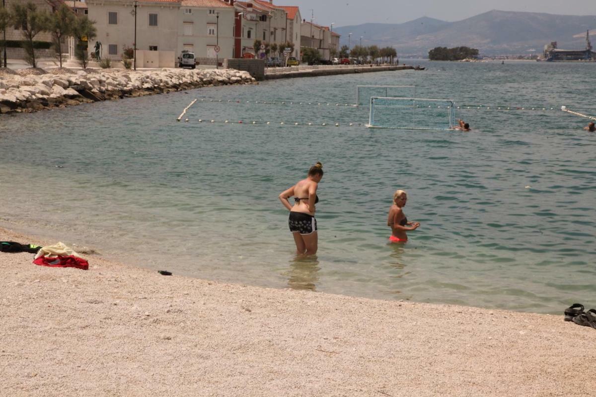 Apartments Mali Raj Vranjic Bagian luar foto